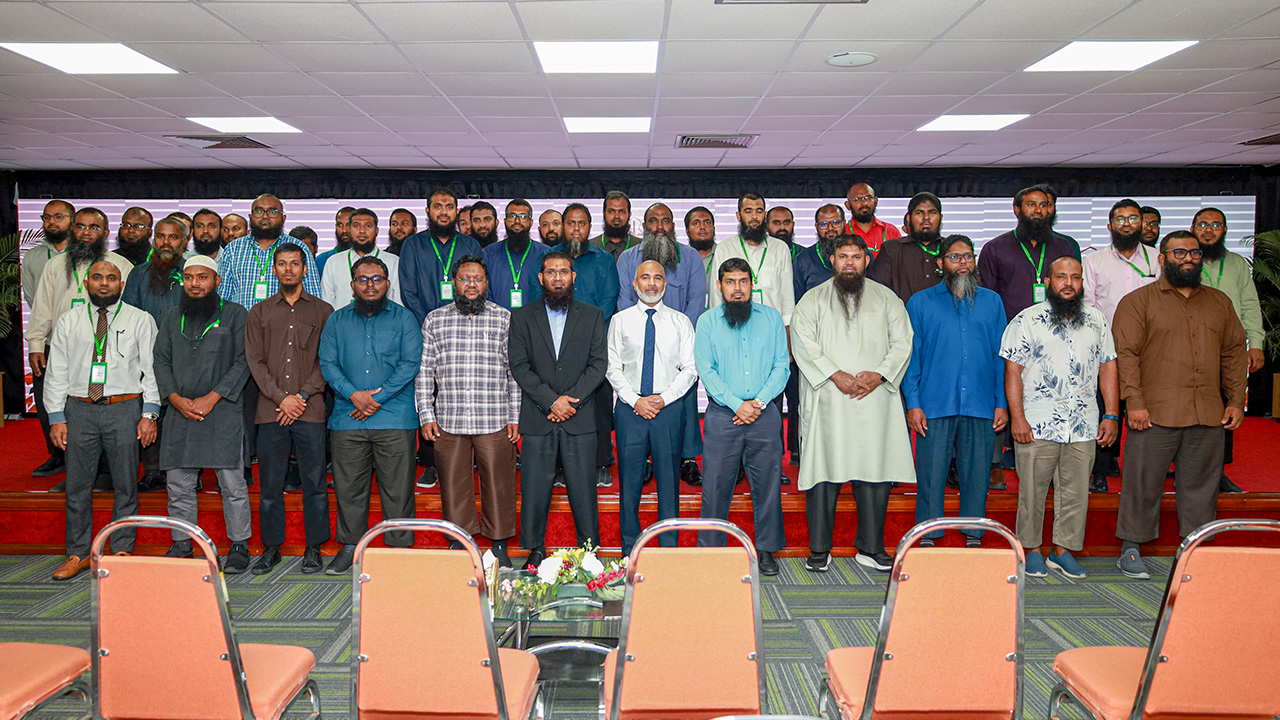 ސްކޫލުތަކުގައި ހިނގާ ކަންކަން ފޮރުވުމަކީ ކުރިއަށް އޮތް ޖީލު ހަލާކުކޮށްލުން – ޝައިޚު ފިކުރީ